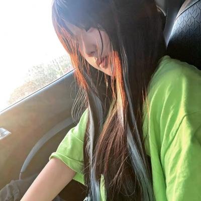 格纹衬衫